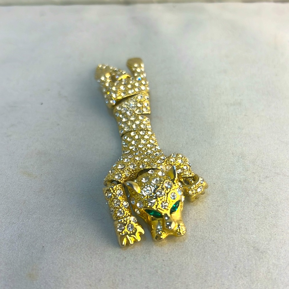 Vintage Over The Shoulder Panther Brooch